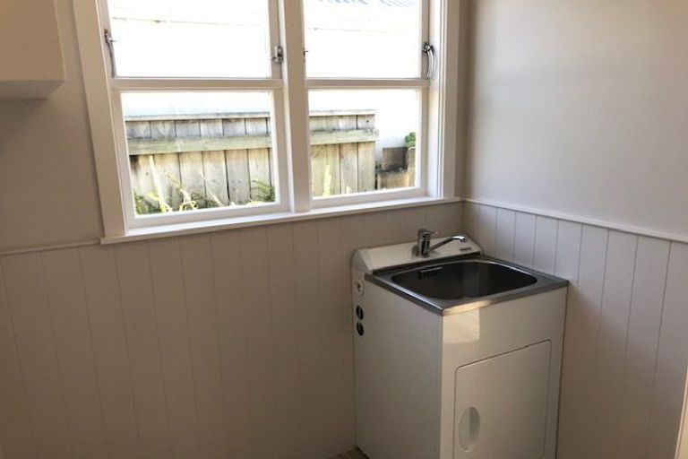 Photo of property in 27 Hautana Square, Woburn, Lower Hutt, 5010