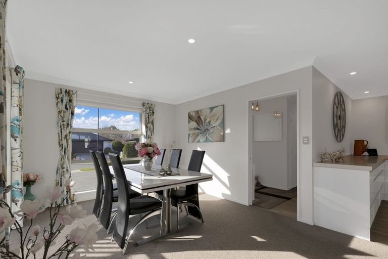 Photo of property in 12 Lewis Close, Rangiora, 7400