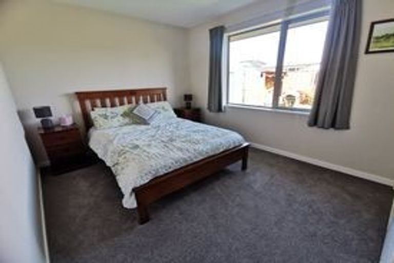 Photo of property in 8 Awarua Road, Pegasus, 7612