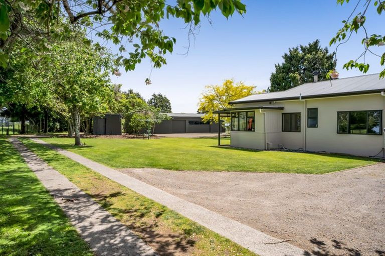 Photo of property in 300 Awai Road, Tarurutangi, New Plymouth, 4372