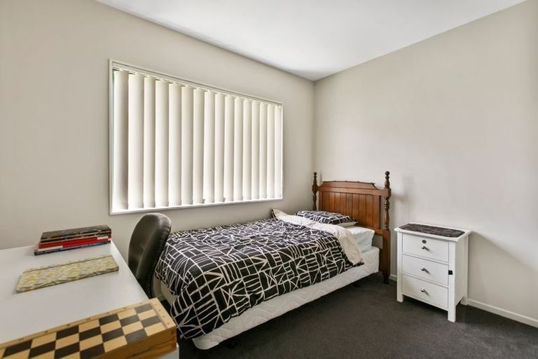 Photo of property in 24 Maadi Place, Papakura, 2110