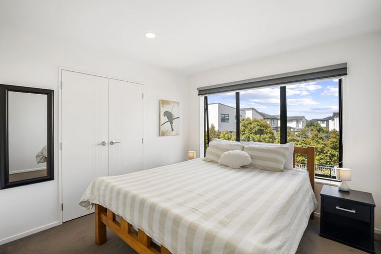 Photo of property in 7 Observation Green, Hobsonville, Auckland, 0616