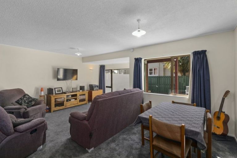 Photo of property in 17-u2 Randwick Crescent, Moera, Lower Hutt, 5010