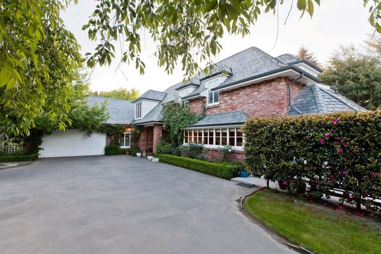 Photo of property in 163 Gardiners Road, Harewood, Christchurch, 8051