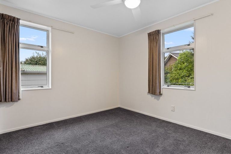Photo of property in 23 Kereru Street, Two Mile Bay, Taupo, 3330