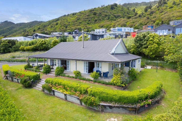 Photo of property in 17 Kea Street, Waikanae, 5036