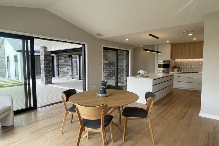 Photo of property in 92 Hugo Shaw Drive, Cambridge, 3434