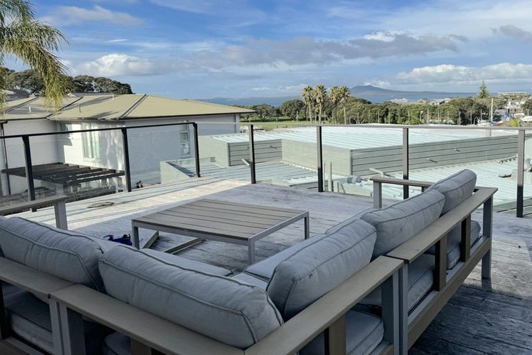 Photo of property in 2/17 Commodore Parry Road, Castor Bay, Auckland, 0620