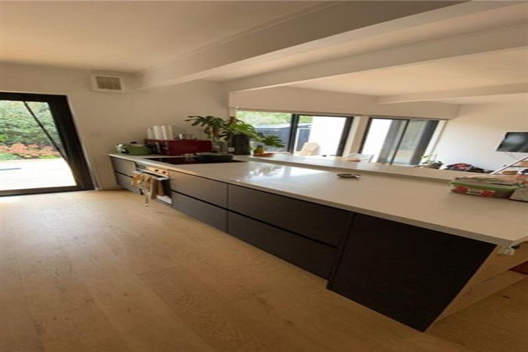 Photo of property in 3/246 Lake Road, Hauraki, Auckland, 0622