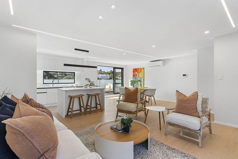 Photo of property in 3/165 Wellington Street, Howick, Auckland, 2014