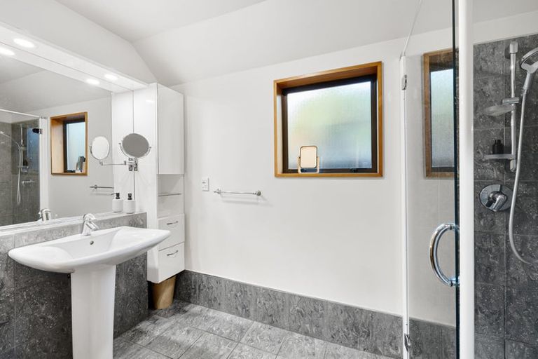 Photo of property in 2/6 Chepstow Avenue, Fendalton, Christchurch, 8052