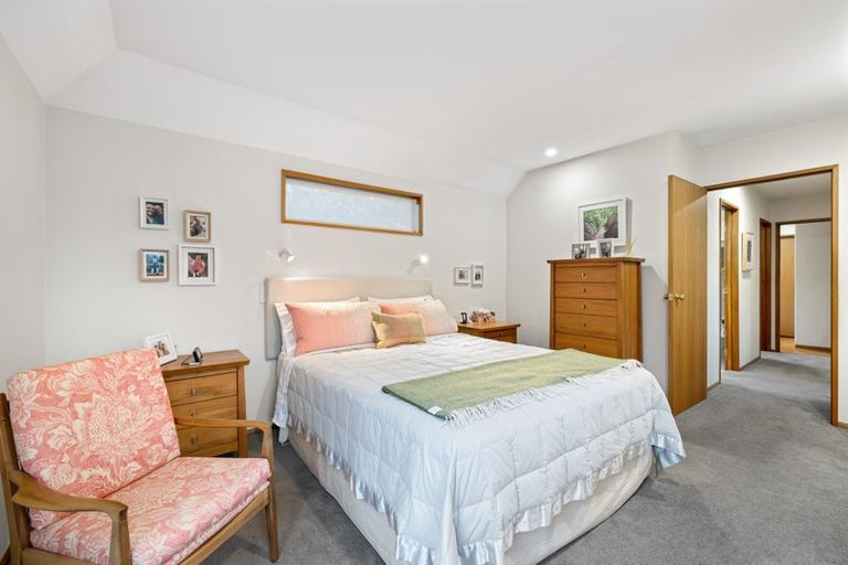 Photo of property in 2/6 Chepstow Avenue, Fendalton, Christchurch, 8052