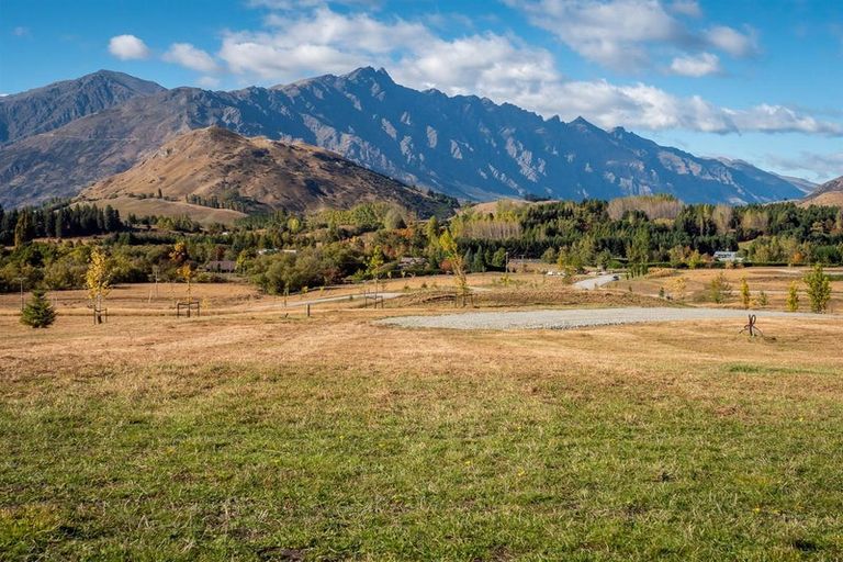 Photo of property in 38 Station Rise, Dalefield, Queenstown, 9371