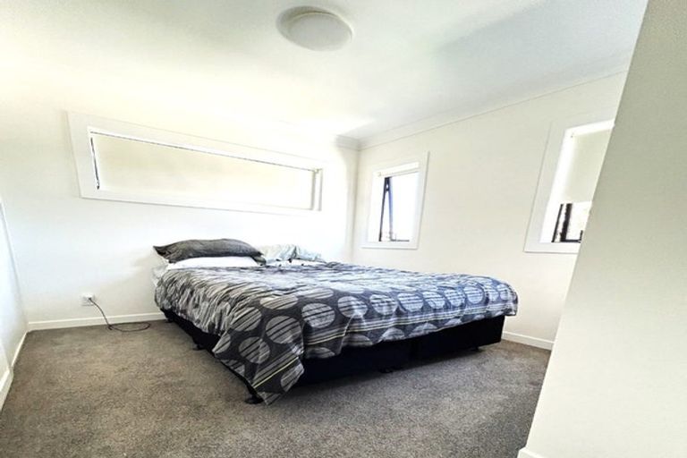 Photo of property in 40d Kervil Avenue, Te Atatu Peninsula, Auckland, 0610