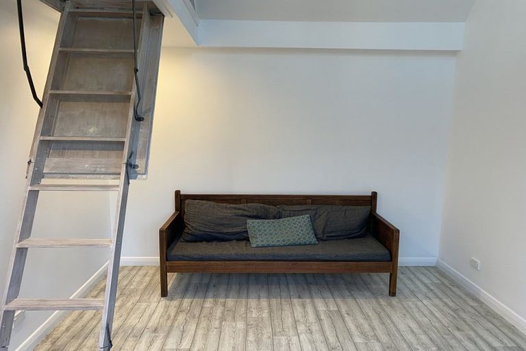 Photo of property in 80 Lake Road, Narrow Neck, Auckland, 0624
