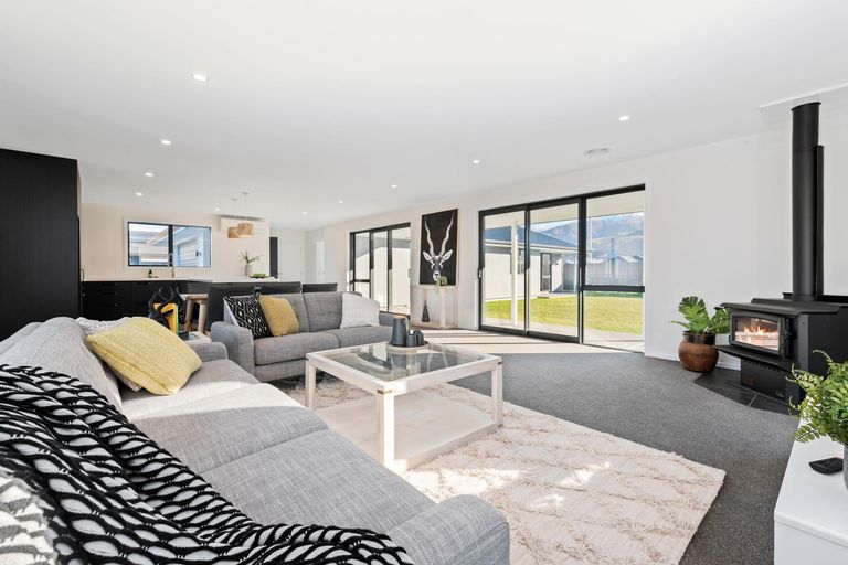 Photo of property in 12 Eldorado Place, Cromwell, 9310