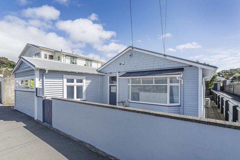 Photo of property in 22 Reef Street, Island Bay, Wellington, 6023