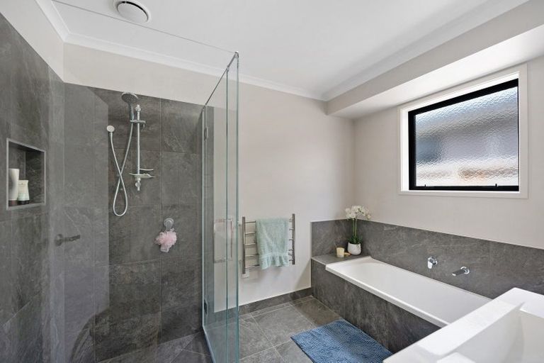 Photo of property in 14 Urumaraki Avenue, Helensville, 0800