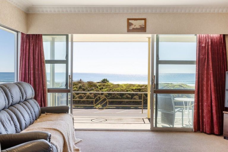 Photo of property in 128 Marine Parade, Mount Maunganui, 3116