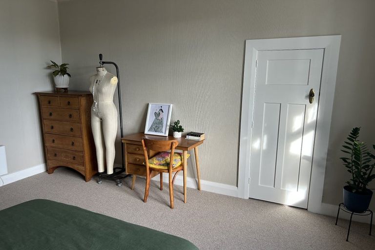 Photo of property in Pukehinau Flats, 1u4 Brooklyn Road, Mount Cook, Wellington, 6011