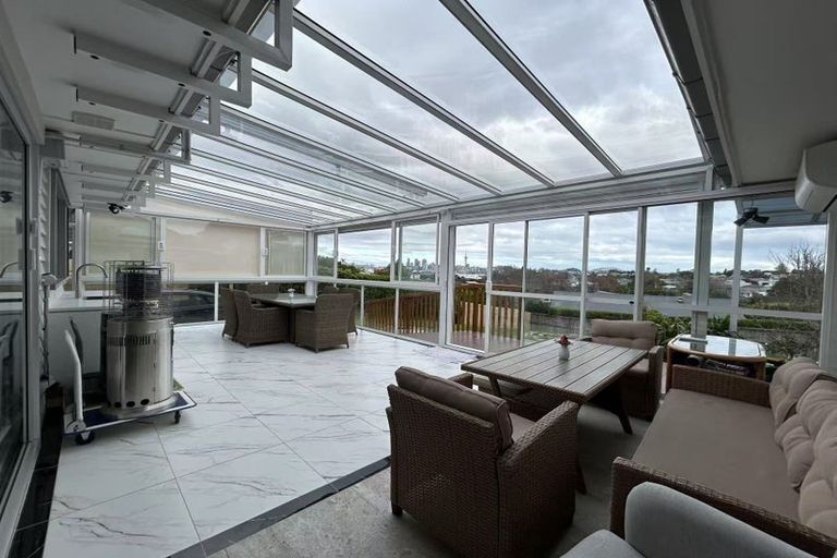 Photo of property in 26 Waimana Avenue, Northcote Point, Auckland, 0627