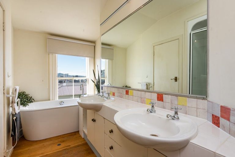 Photo of property in 72 Thompson Street, Mount Cook, Wellington, 6011