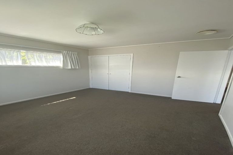 Photo of property in 15f1 Bloomsbury Grove, Newlands, Wellington, 6037