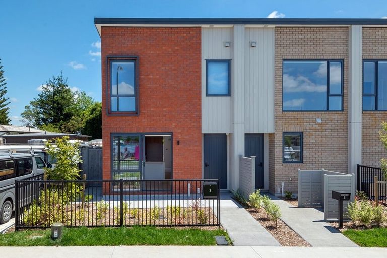 Photo of property in 3 Ngakoro Road, Karaka, Papakura, 2113