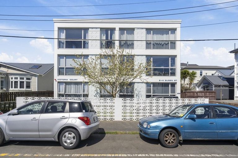 Photo of property in Victoria Court, 10/4u Queen Street, Mount Victoria, Wellington, 6011