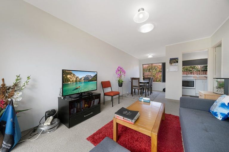 Photo of property in 2/2 Vodanovich Road, Te Atatu South, Auckland, 0610