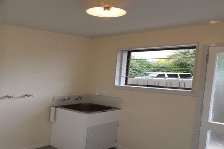 Photo of property in 2/423 Great South Road, Rosehill, Papakura, 2113