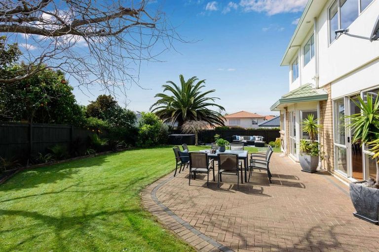 Photo of property in 5 Pintner Place, Somerville, Auckland, 2014
