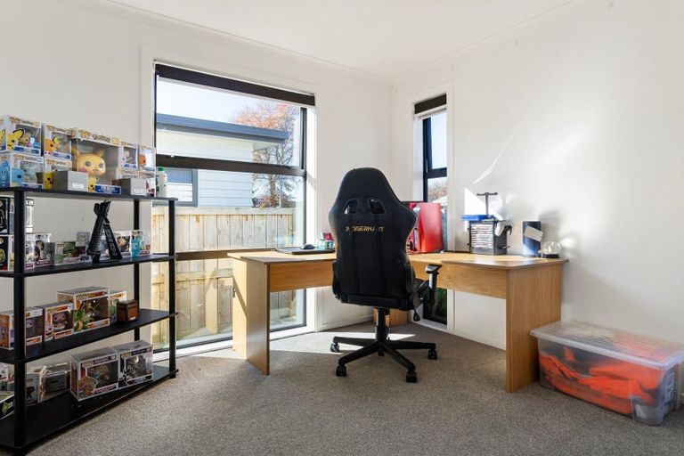 Photo of property in 1/4 Searancke Place, Fairfield, Hamilton, 3214