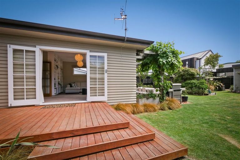 Photo of property in 51 Hawkesbury Avenue, St Albans, Christchurch, 8014