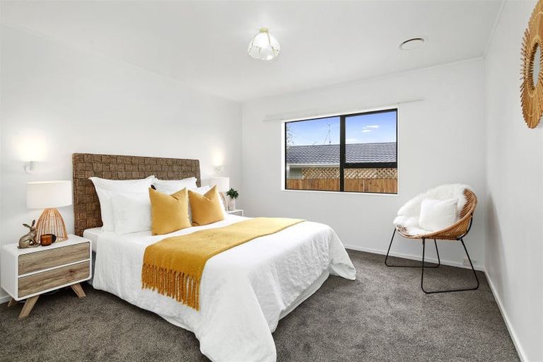 Photo of property in 73a Larsen Crescent, Tawa, Wellington, 5028