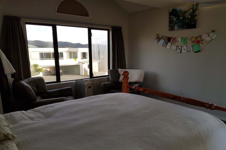 Photo of property in 19 Landsdowne Terrace, Karori, Wellington, 6012