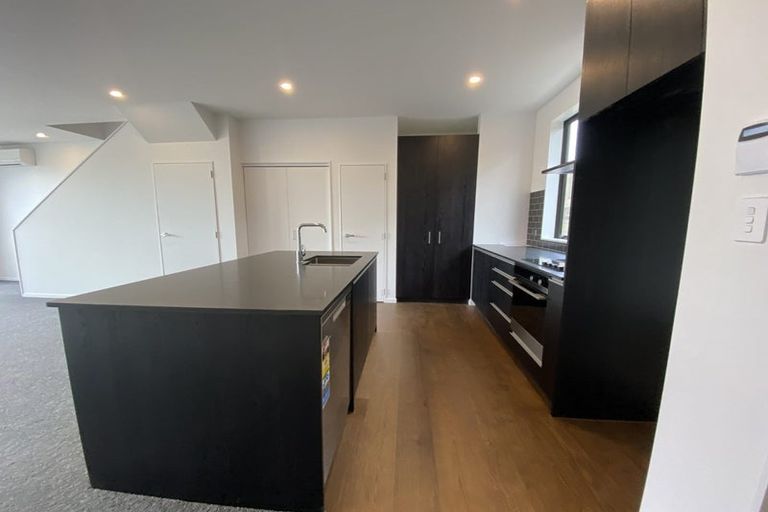 Photo of property in 62u4 Spenmoor Street, Newlands, Wellington, 6037