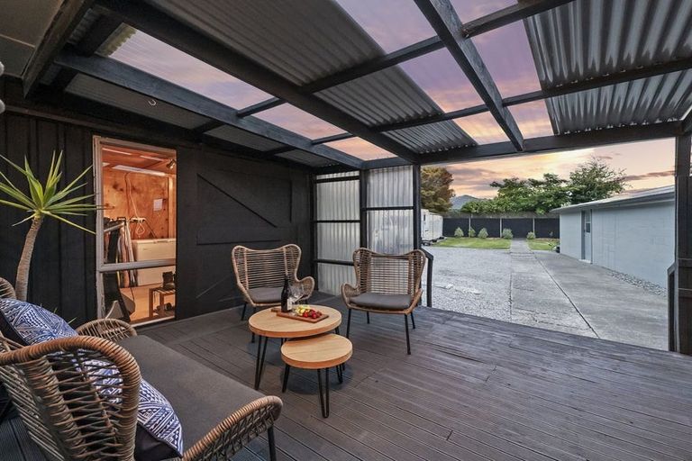 Photo of property in 194 Springs Road, Hornby, Christchurch, 8042