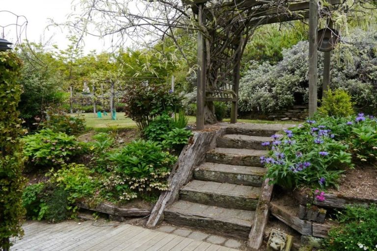 Photo of property in 58 Mountain View Road, Dalefield, Queenstown, 9371