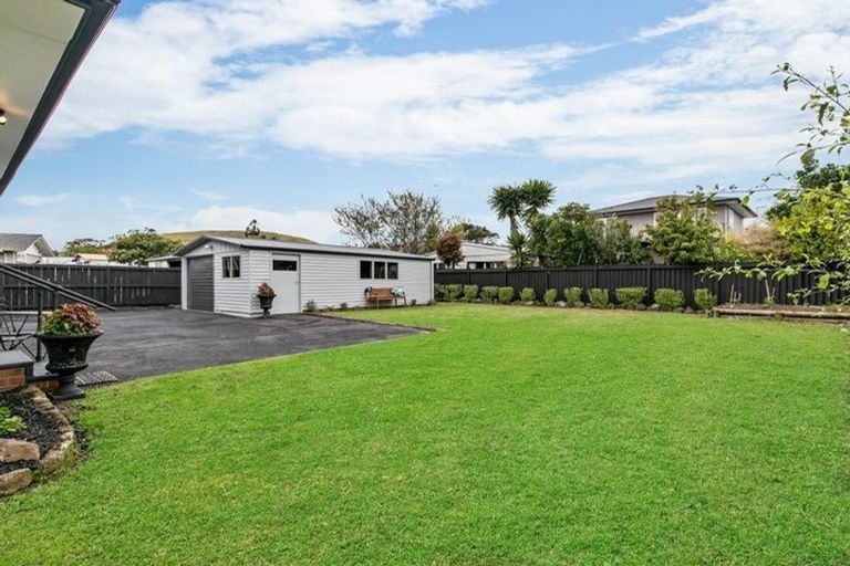 Photo of property in 20 Matapouri Road, Mangere Bridge, Auckland, 2022