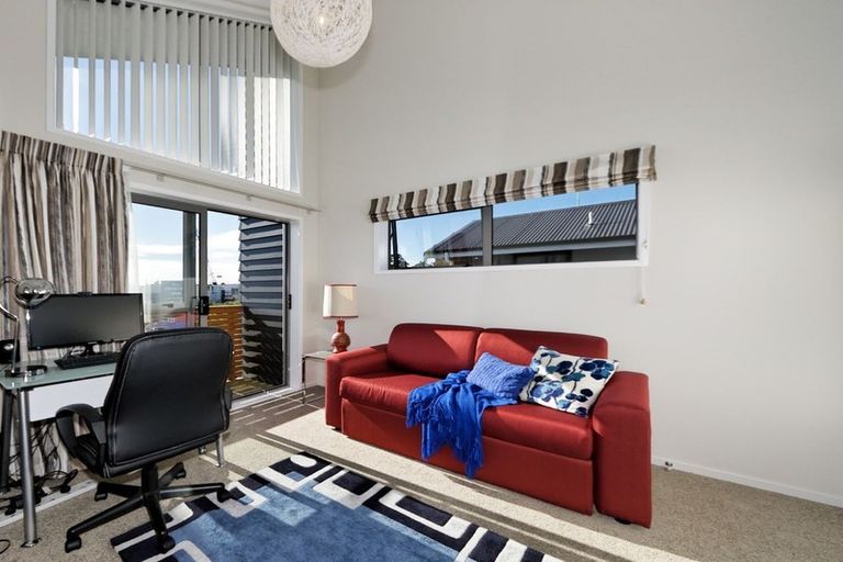 Photo of property in 14 Teal Way, Hobsonville, Auckland, 0616