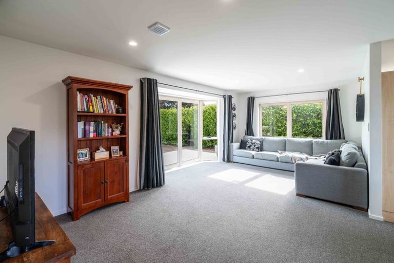 Photo of property in 10 Peel Close, Rolleston, 7614