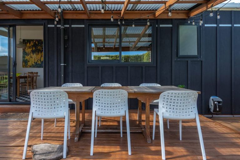 Photo of property in 12 Root Street, Gisborne, 4010