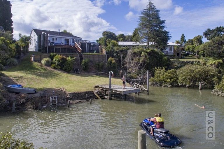 Photo of property in 18 Kent Terrace, Riverhead, 0820