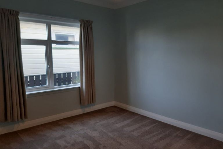 Photo of property in 37 Tauhinu Road, Miramar, Wellington, 6022