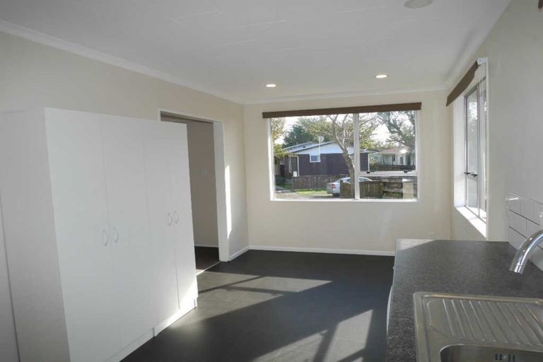 Photo of property in 32 Makarini Street, Paraparaumu, 5032