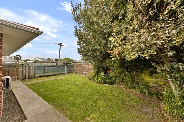 Photo of property in 2/694 Avonside Drive, Avonside, Christchurch, 8061