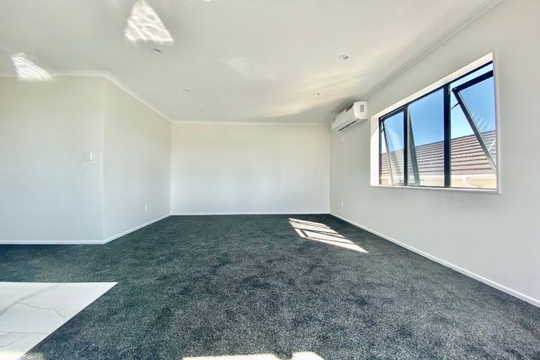 Photo of property in 547 Massey Road, Mangere, Auckland, 2022