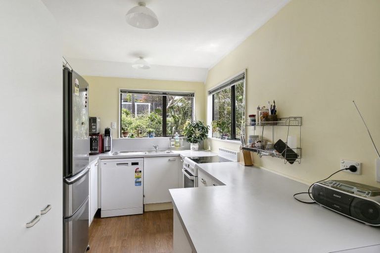 Photo of property in 19 Bassett Road, Johnsonville, Wellington, 6037