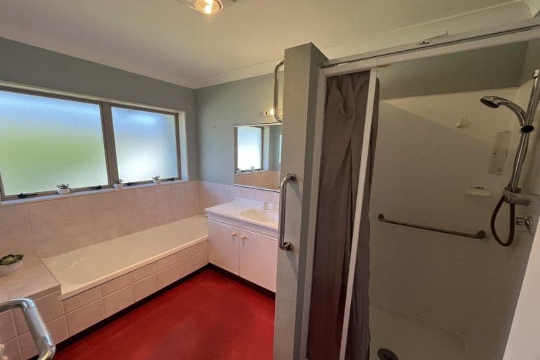 Photo of property in 384 Mangorei Road, Merrilands, New Plymouth, 4312